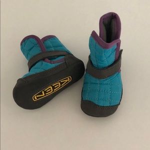 6 month - Keen Snow Booties - Size 1 - EUC